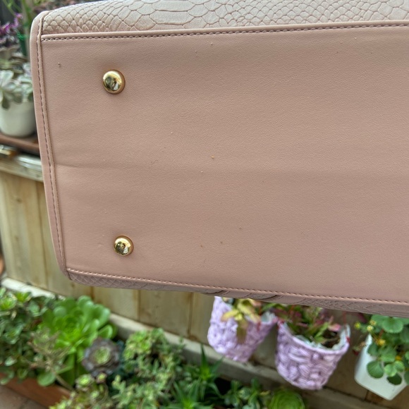 TOTE & CARRY AP1 TOTE BAG WITH ZIPPER SNAKE SKIN - Picture 11 of 15